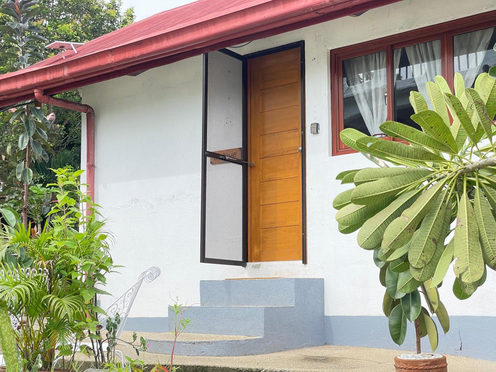 Galera Lodge Puerto Galera Exterior photo
